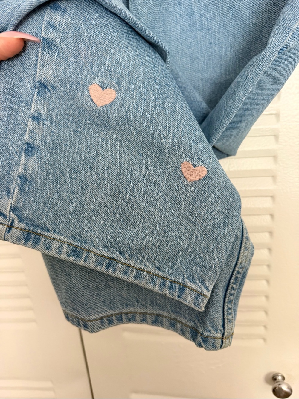 Francesca's Collections Light Blue Straight-Leg Jeans with Pink Heart - Picture 11 of 11